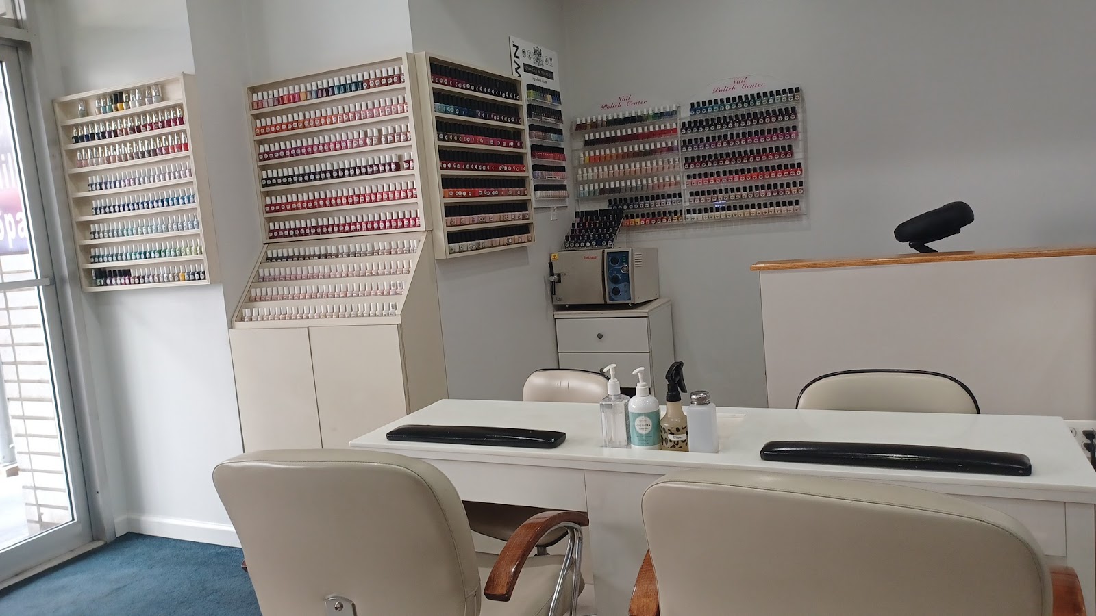 Bloom Nails & Spa nail photo 8